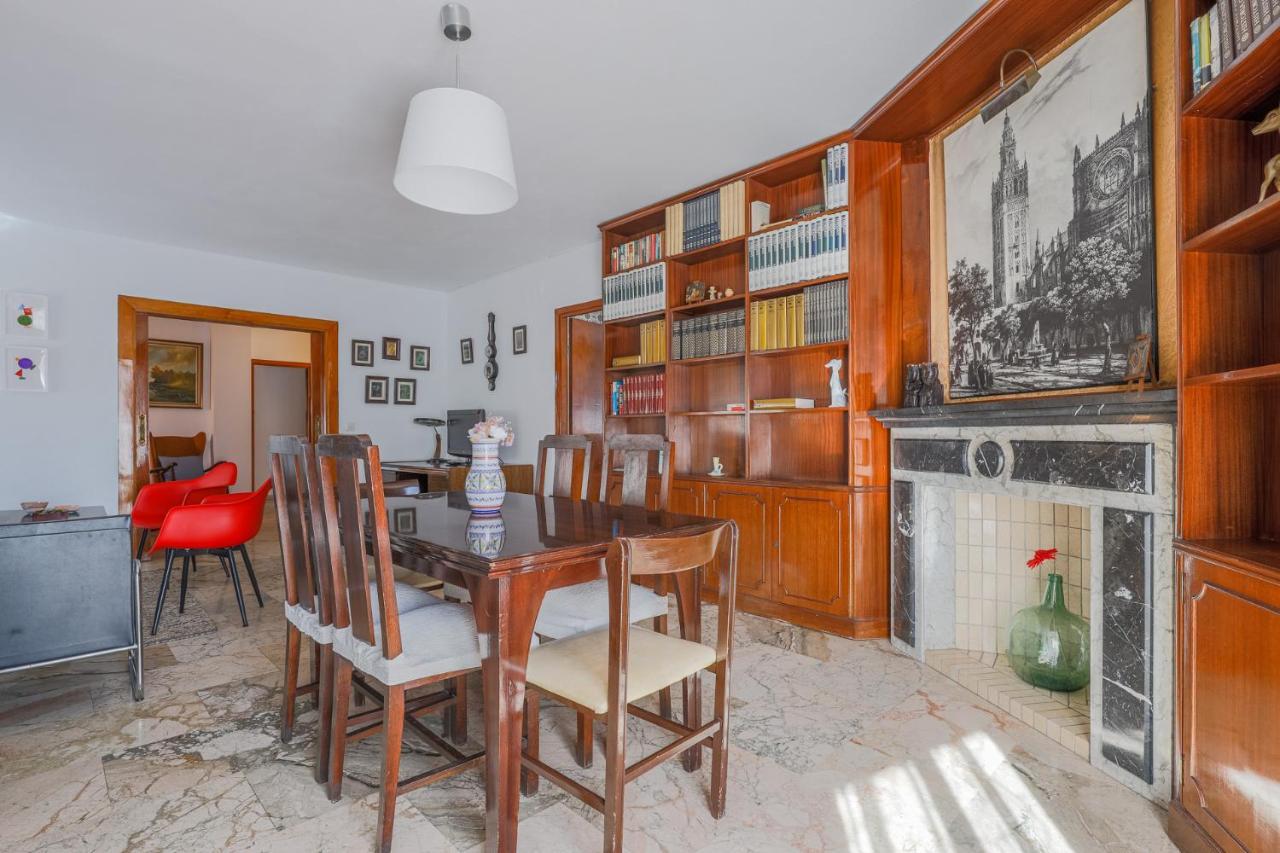 Puerta De Carmona Apartman Sevilla Kültér fotó