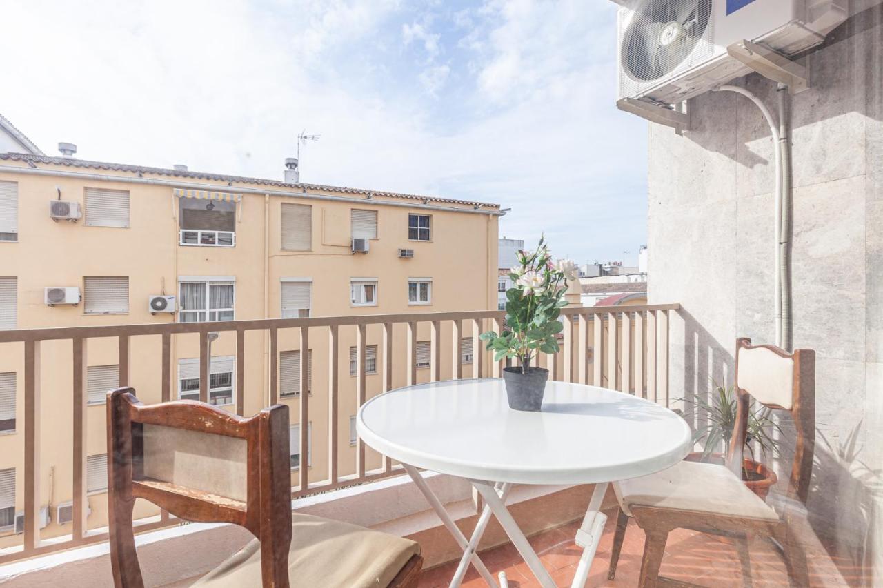 Puerta De Carmona Apartman Sevilla Kültér fotó